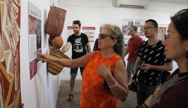 Catherine Croll explaining the stories behind the rock art motifs at Injaluk Art Centre’s new Museum and Interpretive Centre (prior to our tour of the Injaluk Hill art site).